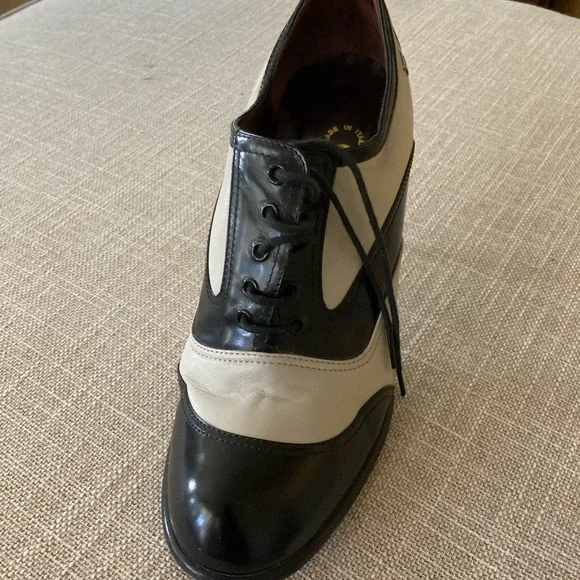 Chanel  vintage Oxford heels - Picture 3 of 6